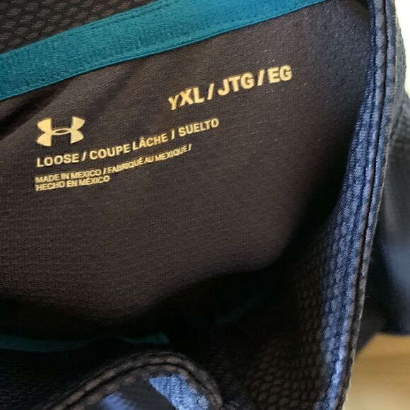 Youth XL Blue Under Armour Pullover - Picture 5 of 5